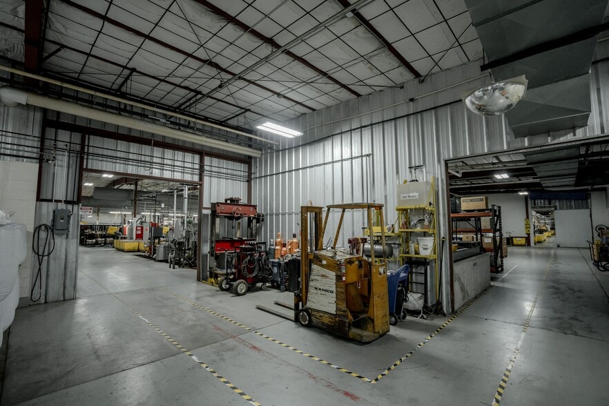 More Photos Of 227 Poplar St, Osage Manufacturing For Sale