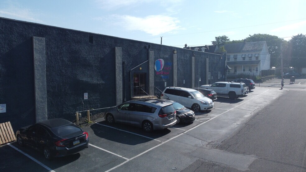More Photos Of 800 Main St, Hellertown Office For Lease