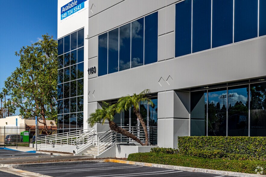More Photos Of 1170-1180 N Anaheim Blvd, Anaheim Distribution For Lease