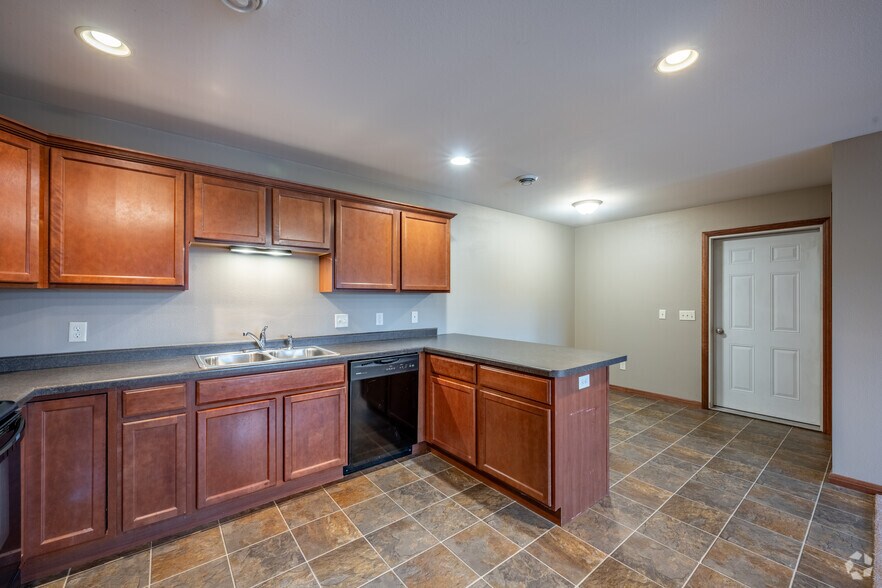 More Photos Of 6395 Prairie Cir S, Eau Claire Apartments For Sale