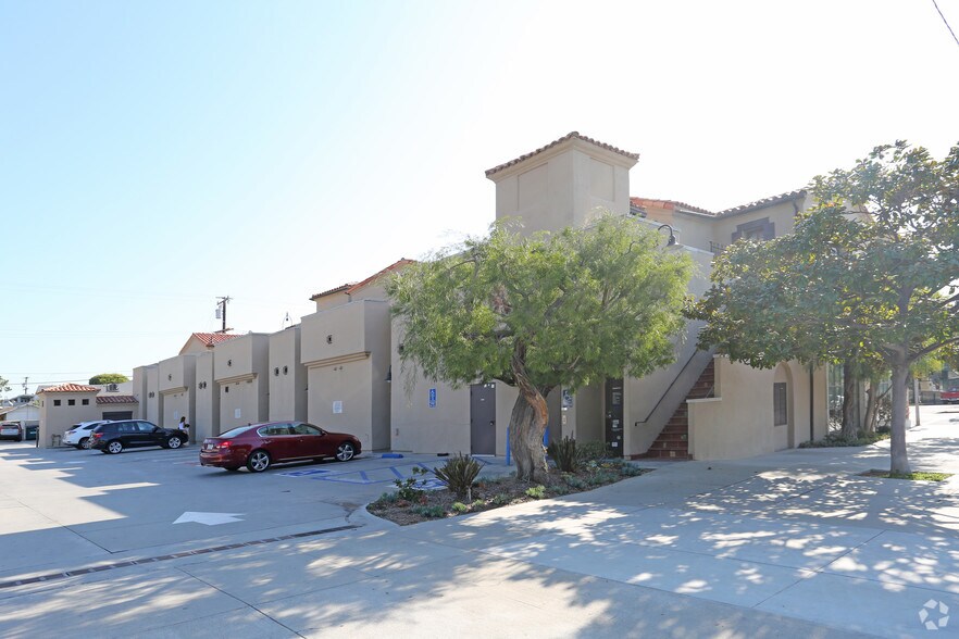 More Photos Of 1101 Montana Ave, Santa Monica Storefront Retail Office For Lease