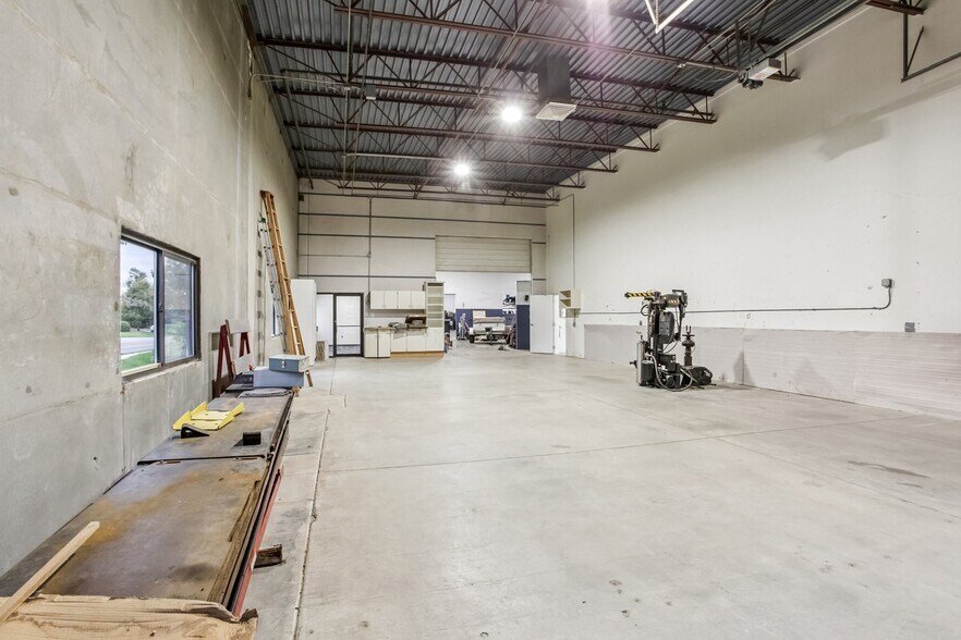 More Photos Of 405 S Pierce Ave, Louisville Warehouse For Lease
