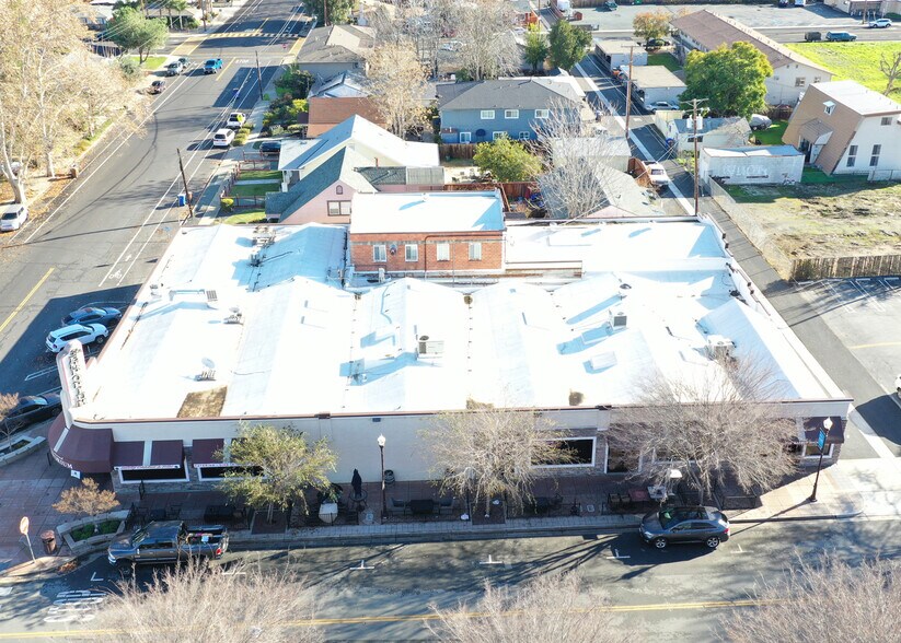 More Photos Of 234 Oak St, Brentwood Restaurant For Sale