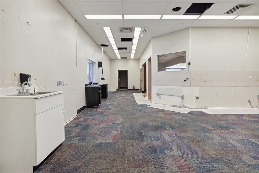 More Photos Of 1420 Wright Ave, Alma Drugstore For Sale