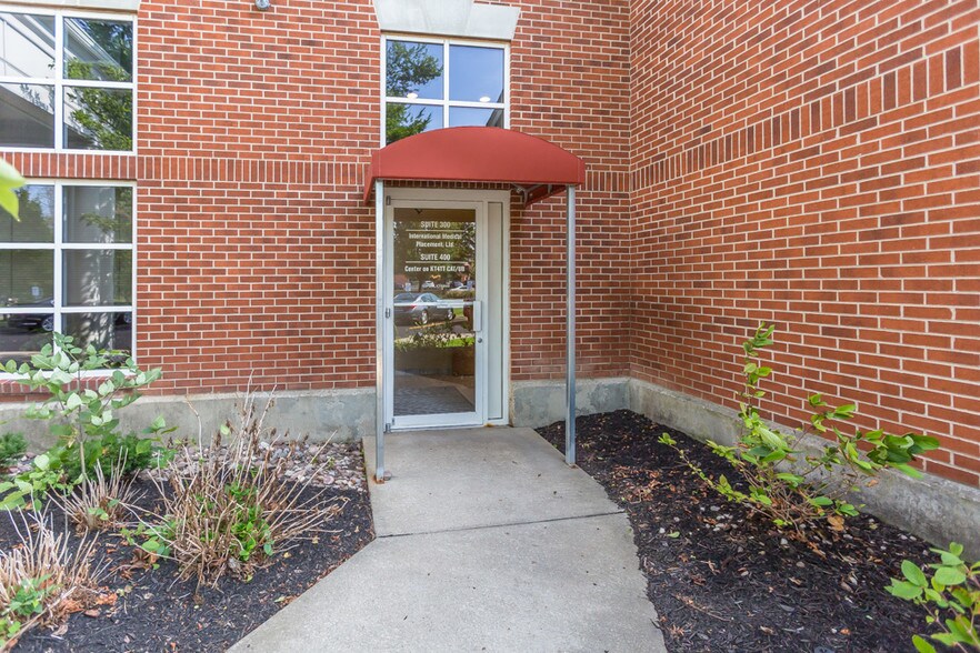 More Photos Of 100 Sylvan Pky, Amherst Medical For Lease