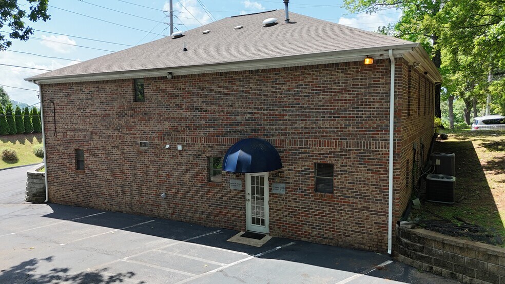 More Photos Of 300 Forest Ave, Chattanooga Office For Sale