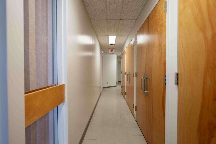 More Photos Of 29 Main St E, Chelmsford Office For Sale