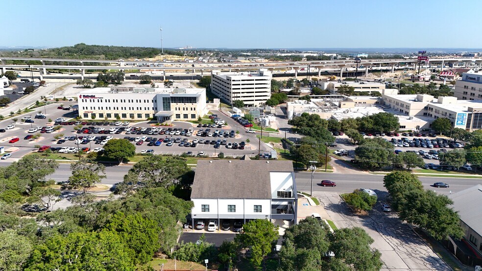 More Photos Of 12501 Judson Rd, San Antonio Medical For Lease
