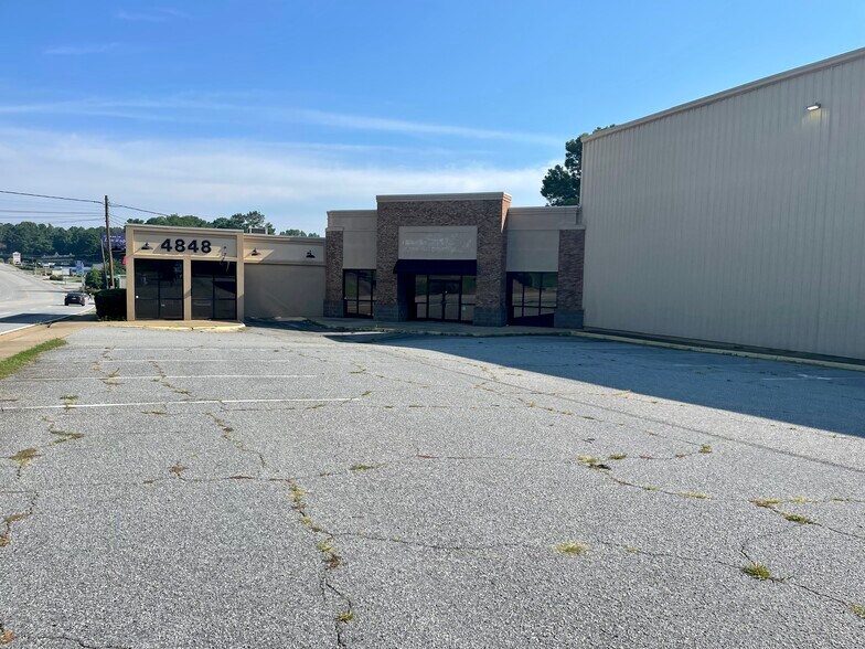 Primary Photo Of 4848 River Rd, Columbus Showroom For Lease