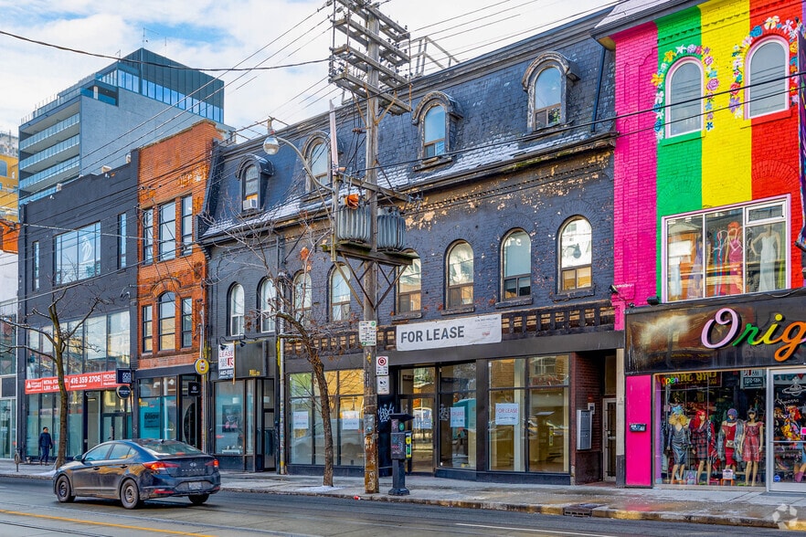 More Photos Of 507-511 Queen St W, Toronto Storefront Retail Residential For Lease