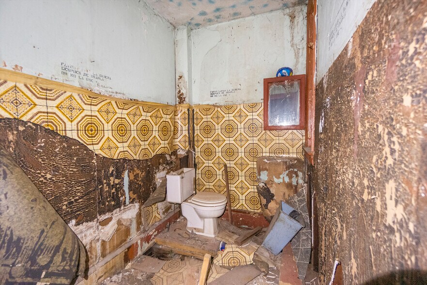More Photos Of 2111 Germantown Ave, Philadelphia Bar For Sale