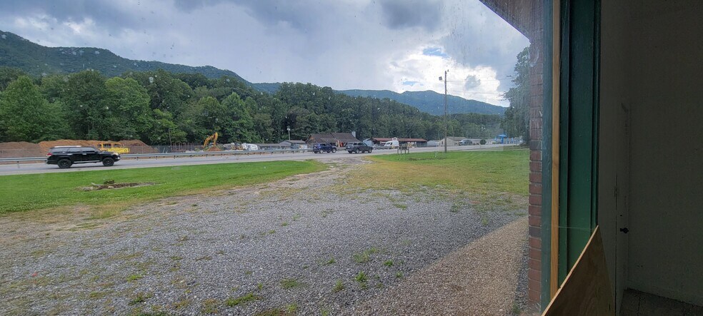 More Photos Of 17984 Great Smoky Mountain Expy, Waynesville Specialty For Lease