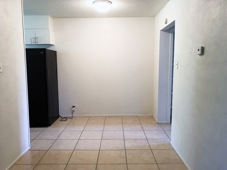 More Photos Of 1705 S 3rd St, Abilene Apartments For Sale