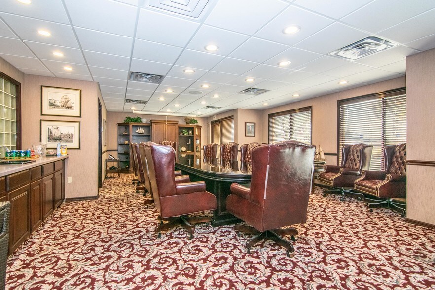 More Photos Of 13080 S Belcher Rd, Largo Office For Lease