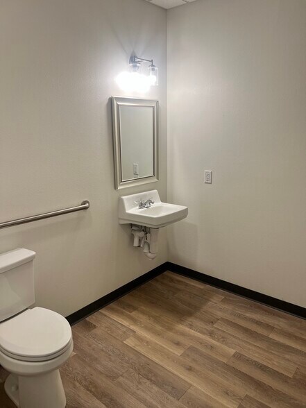 More Photos Of 5848 Judson Rd, Longview Storefront For Lease