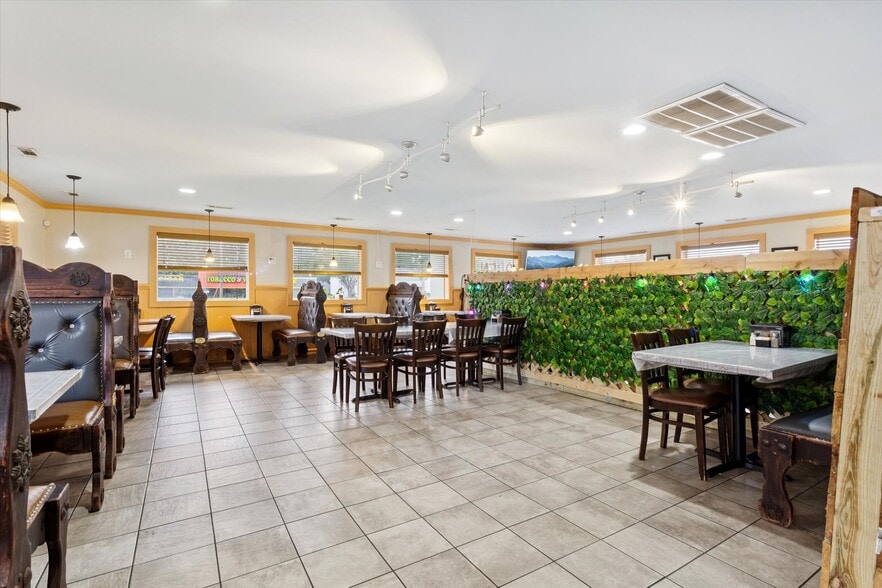 More Photos Of 1370 S Military Hwy, Chesapeake Restaurant For Sale