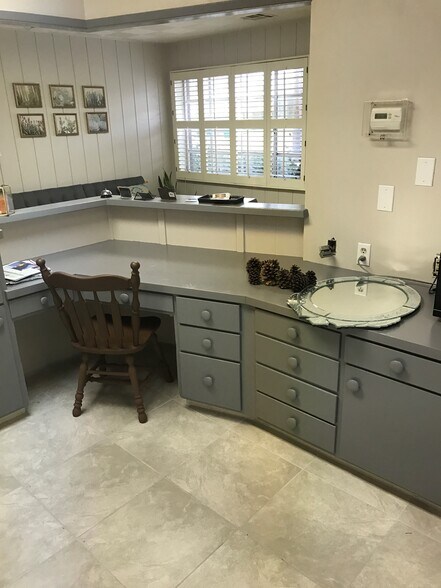 More Photos Of 400 S Fairmont Ave, Lodi Office For Lease