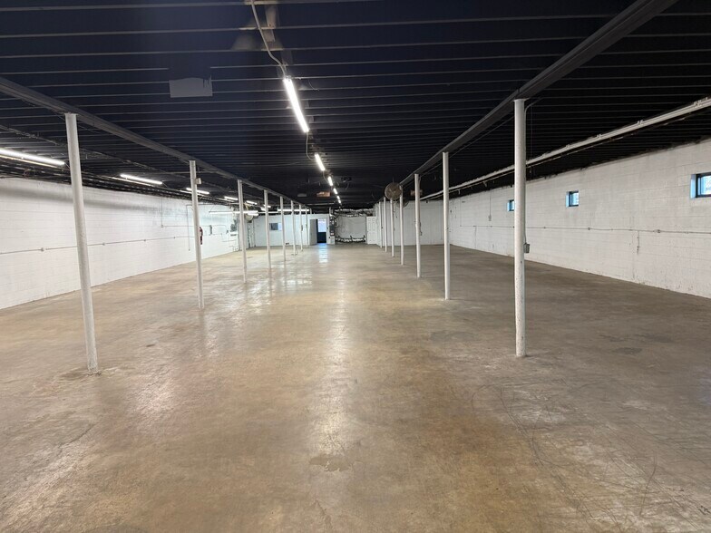 More Photos Of 630 Trindale Rd, Trinity Warehouse For Lease