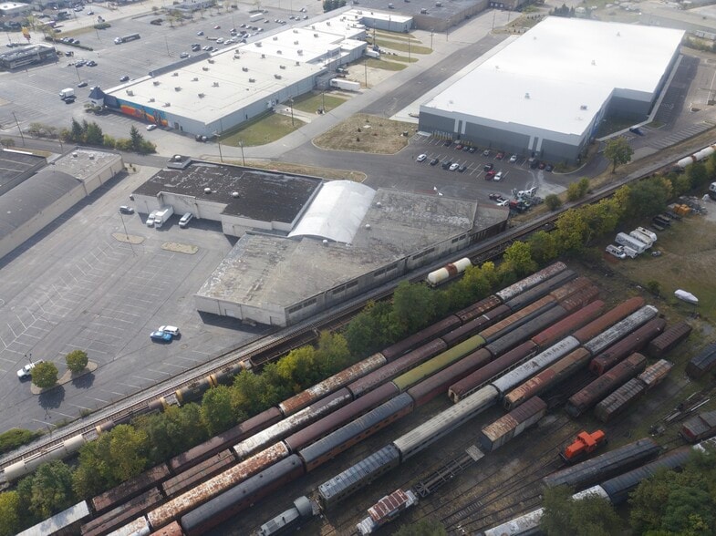 More Photos Of 134 W 38th St, Covington Warehouse For Sale