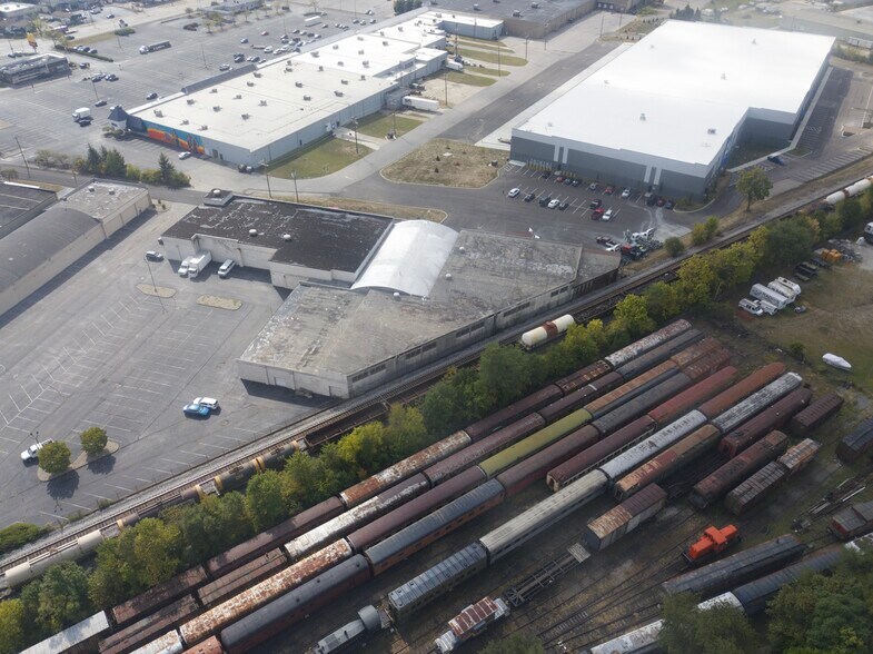 More Photos Of 134 W 38th St, Covington Warehouse For Sale