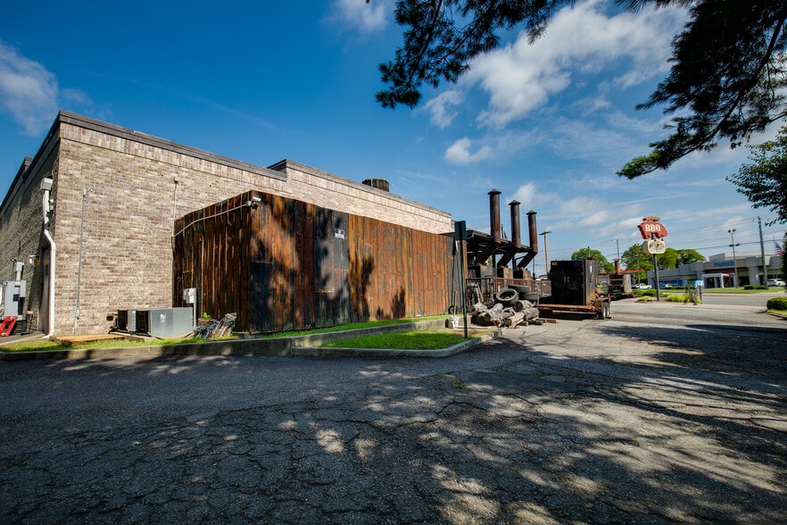 More Photos Of 8205 W Broad St, Richmond Restaurant For Sale