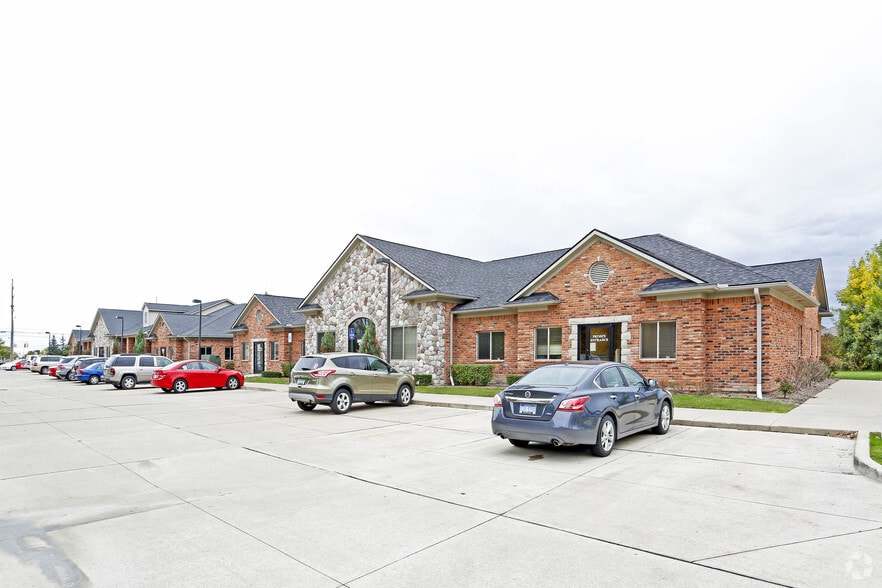 More Photos Of 38731-38765 Mound Rd, Sterling Heights Medical For Lease