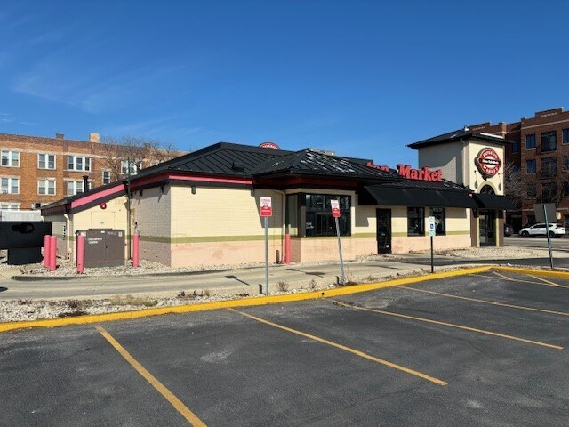 More Photos Of 3020 N Ashland Ave, Chicago Restaurant For Sale