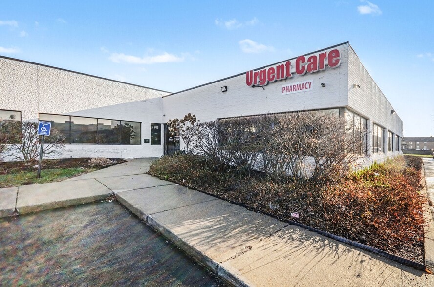 More Photos Of 33200 Dequindre Rd, Sterling Heights Medical For Lease
