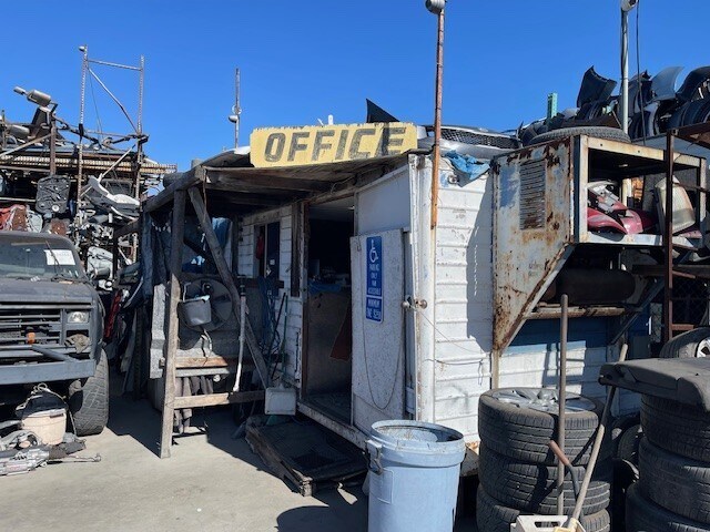 More Photos Of 2211 E Anaheim St, Wilmington Land For Lease