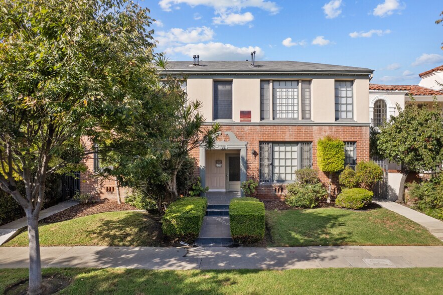 More Photos Of 209 S Reeves Dr, Beverly Hills Apartments For Sale