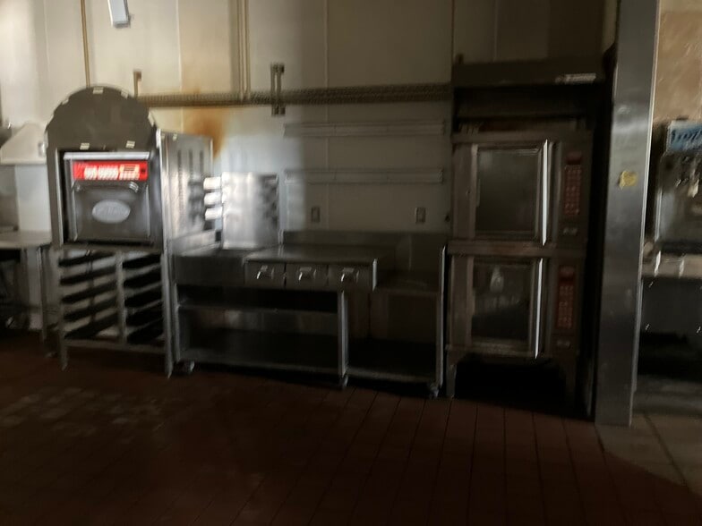 More Photos Of 772 W Bay St, East Tawas Restaurant For Sale