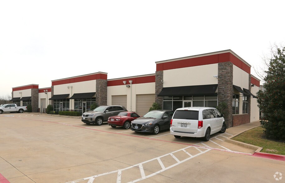 More Photos Of 7205 S Cooper St, Arlington Unknown For Lease