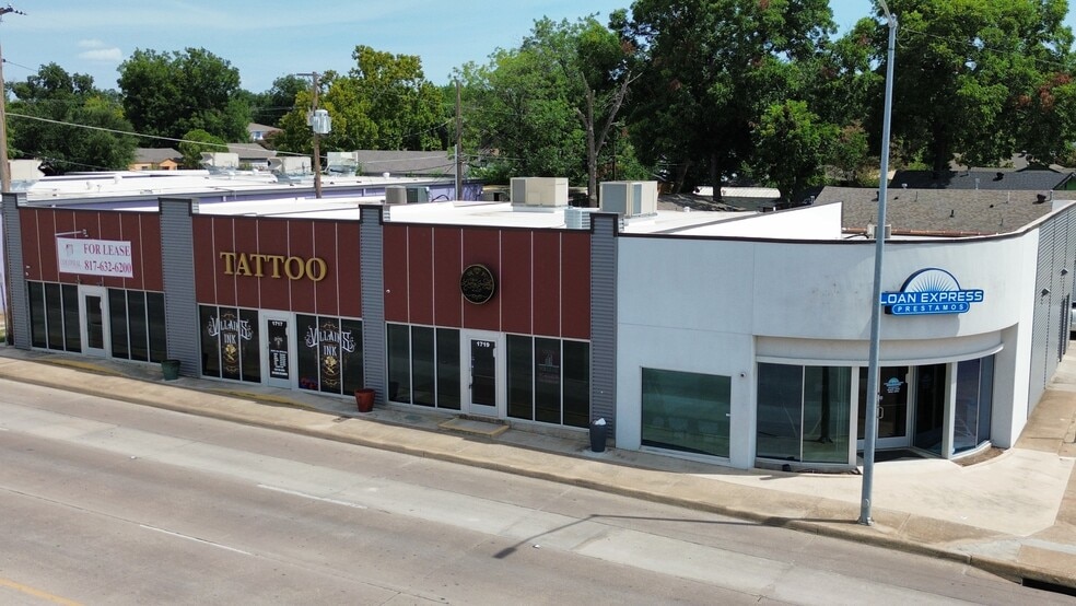 More Photos Of 1715-1721 W Berry St, Fort Worth Storefront Retail Office For Sale
