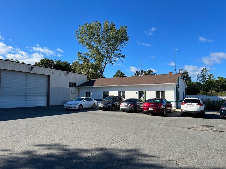 More Photos Of 640 State Rd, Dartmouth Warehouse For Lease