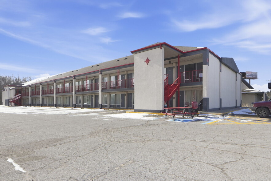 More Photos Of 3527 W Coliseum Blvd, Fort Wayne Hotel For Sale