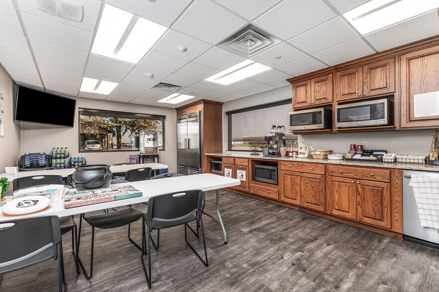 More Photos Of 3681 Prism Ln, Kieler Office For Sale