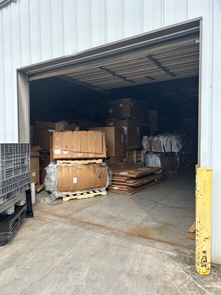 More Photos Of 180 Mount Paran Rd, Jacksboro Distribution For Lease