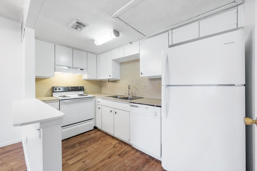 More Photos Of 1717 W 35th St, Austin Apartments For Sale