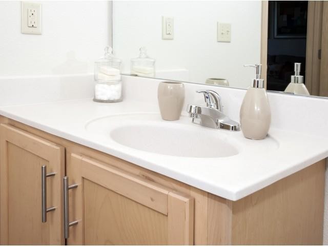 More Photos Of 2220 E Lake St, Minneapolis Apartments For Lease