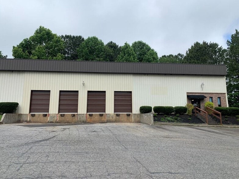 More Photos Of 3575 Trotter Dr, Alpharetta Warehouse For Lease