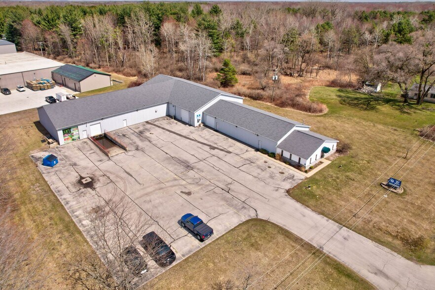 More Photos Of 1065 E Huron Ave, Tuscola Warehouse For Sale