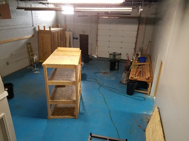 More Photos Of 14500-14550 E 11 Mile Rd, Warren Manufacturing For Lease