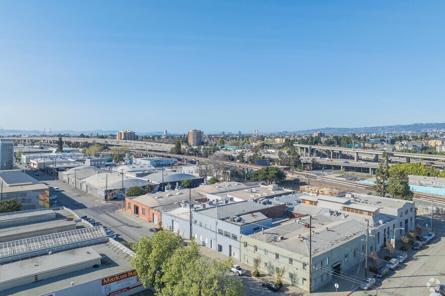 More Photos Of 620 3rd St, Oakland Flex For Lease