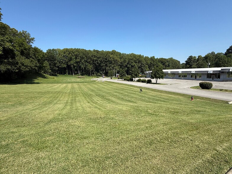 More Photos Of 1010-1038 Stearman Dr, Millersville Unknown For Lease