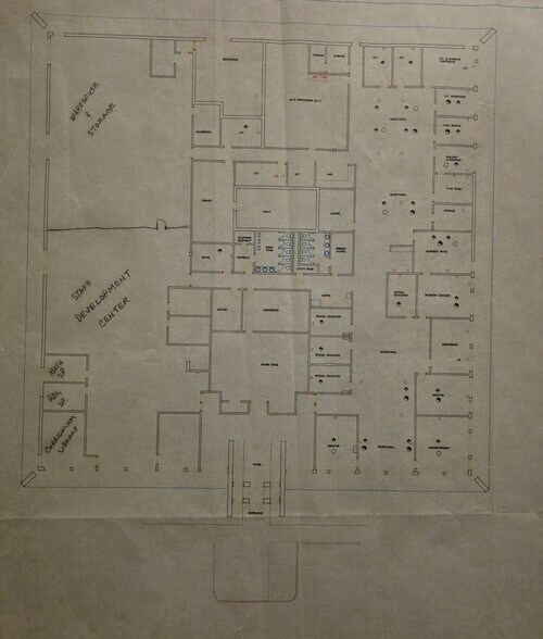 More Photos Of 7630 S 10th St, Oak Creek Office For Sale