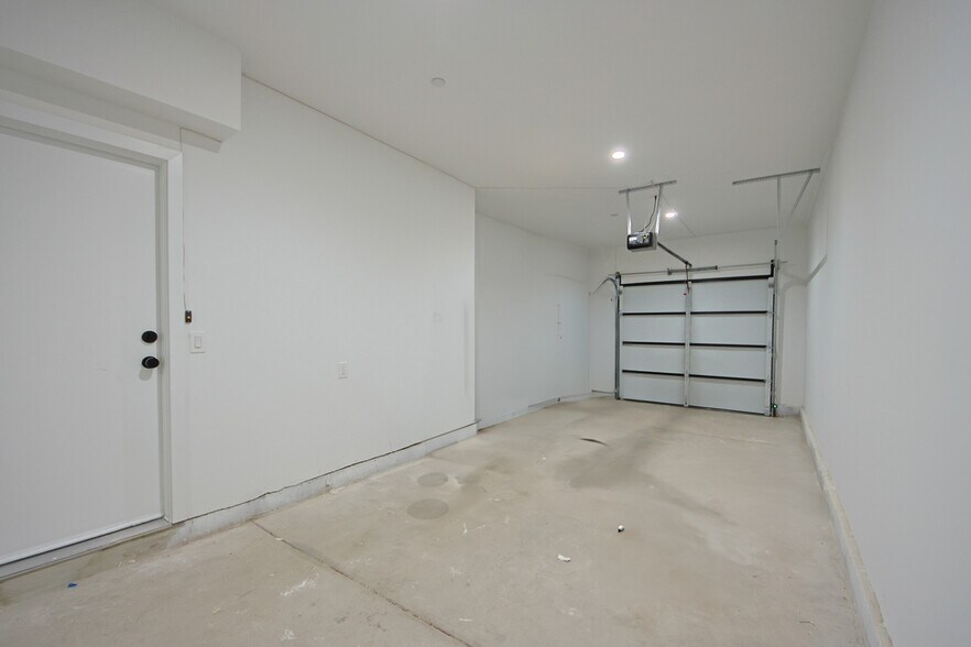 More Photos Of 2200 Thurman Ave, Los Angeles Multifamily For Sale