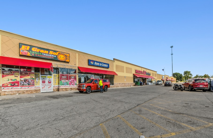 More Photos Of 432-634 S Burnett Rd, Springfield General Retail For Sale
