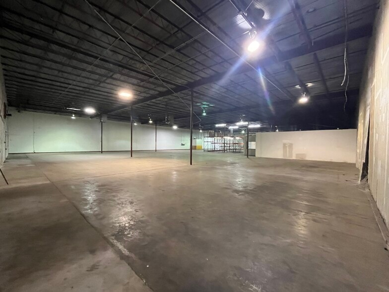 More Photos Of 4220-4232 Charter Ave, Oklahoma City Warehouse For Lease