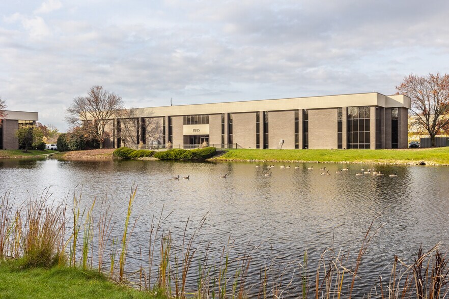 More Photos Of 8935 N Meridian St, Indianapolis Medical For Lease