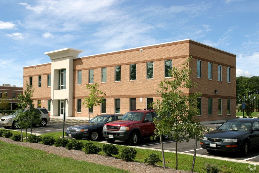 More Photos Of 824 Greenbrier Pky, Chesapeake Medical For Sale